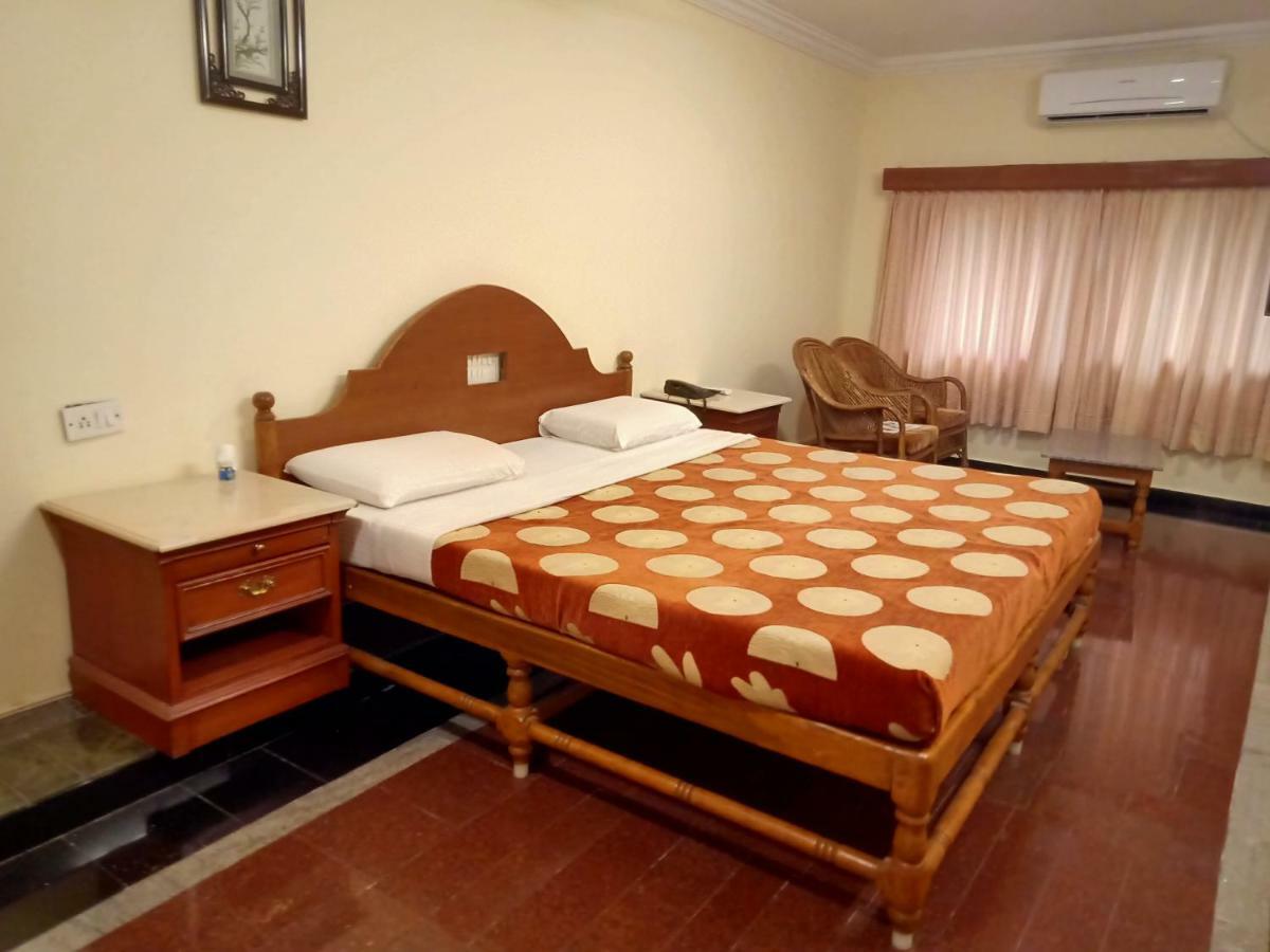 Sea Breeze Beach Resort Mahabalipuram Exterior foto